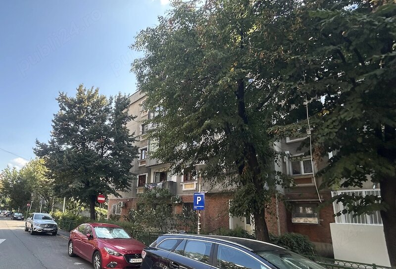 Garsoniera 40 mp, etaj 1/4, zona 13 Septembrie – Dr. Sarii, bloc 1988